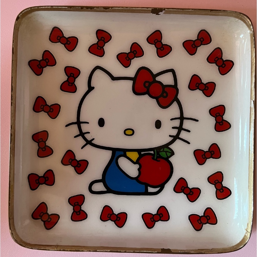 Hello Kitty trinket holder